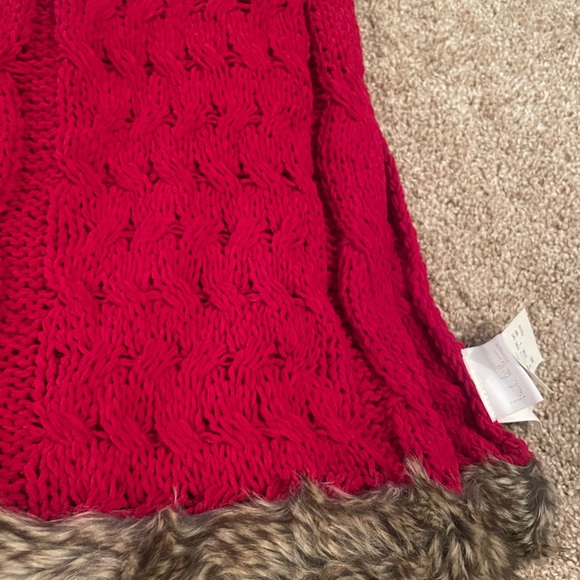 NEW Christmas knit throw blanket with faux fur trim - Picture 4 of 9